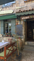 Elvan Kafe outside
