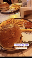 Manjoo Burger food