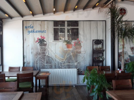 Yakamoz Cafe inside