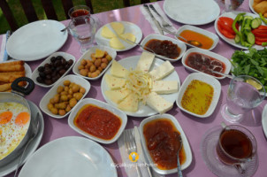 Reyhan Kir Bahcesi food