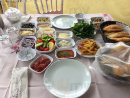 Yandi Aile Cay Bahcesi food