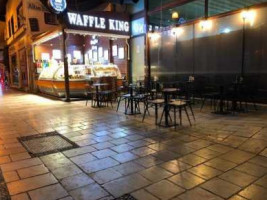 Waffle King inside