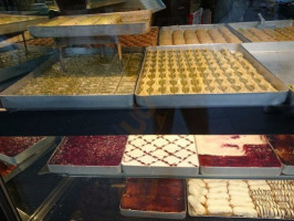 Aziz Usta Burma Kadayıf Baklava food