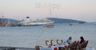 Aşk-i Bodrum Cafe inside