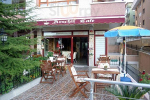 Arschil Cafe inside