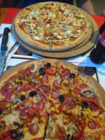 Chaplin Pizza food