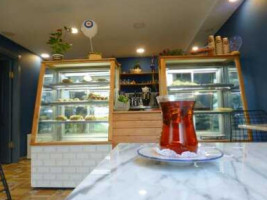 Undan Şeyler Artisan Bakery And Coffee House inside