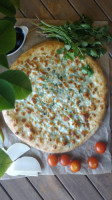 Pizza-puri food