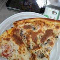 Pizza Пьеtро food