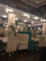 Tashir Resto inside