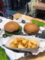Black Star Burger food