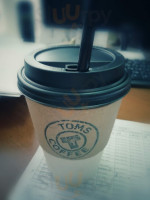 Toms Coffee food