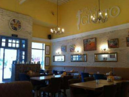 Cafe Guisto inside