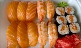 Sushi Wok food