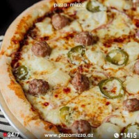 Pizza Mizza Elmlar food