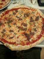 Pizzeria Saporita food
