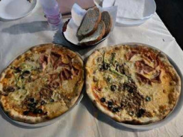 Pizzeri Amantia Skele food