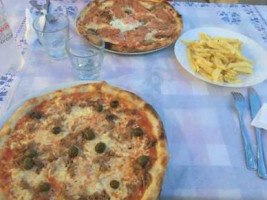 Pizzeri Amantia Skele food