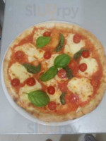 Pizzeri Amantia Skele food