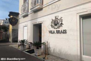 Vila Brais outside