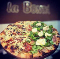 Pizzeria La Bonta food