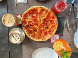 Red Resto Pizza Romana food