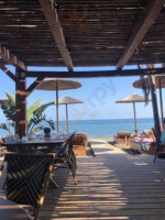 Aplostra Restaurant-beach Bar outside