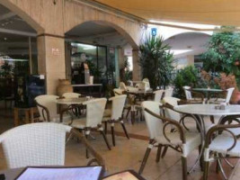 Cafe Toscana inside