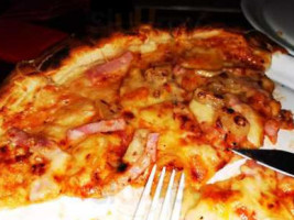 Beugró Pizzéria food