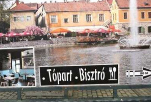 Tópart Bisztró outside