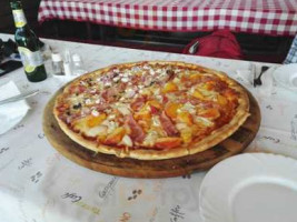 Megálló Étterem és Pizzéria food