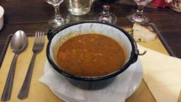 Hanul Gulyas Csarda food