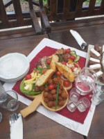 La Moroșanu'-parcul Balcescu food