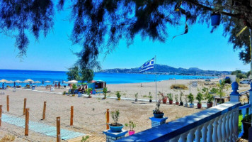 Kastri Beach Taverna outside