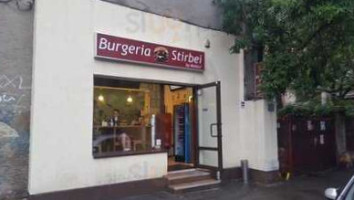 Burgeria Știrbei By Malacu outside