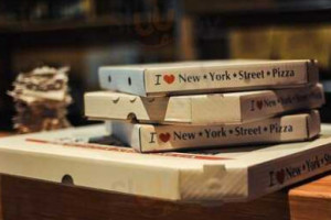 New York Street Pizza outside