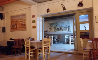 Taverna Paragoni inside
