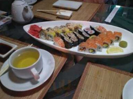Yapi Sushi food