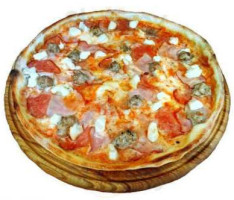 Tsimes Pizzeria inside