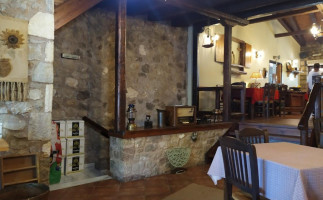 Zervas Tavern inside