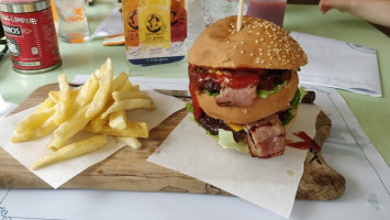 Burgerata Burger food