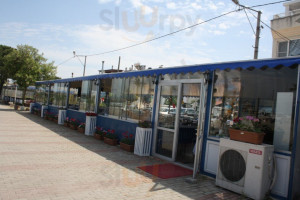 By Refİk Restorant outside