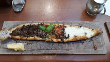 Merkez Pide Salonu food