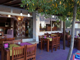Okyanus Cafe Restaurant Bar inside