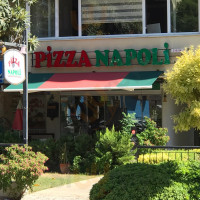 Pizza Napoli outside