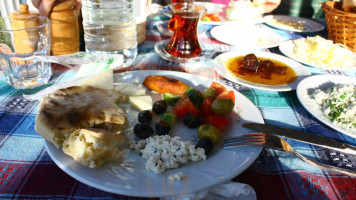 Kahvalti Evi food