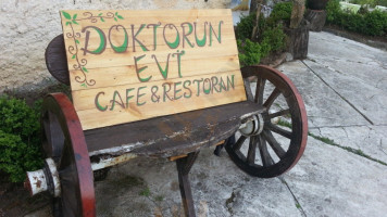 Doktorun Evi outside