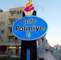Cafe Palmiye outside