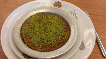 Sadık Künefe food