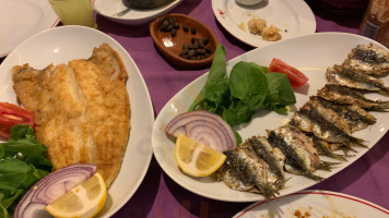 Izmir Balık Ekmek food